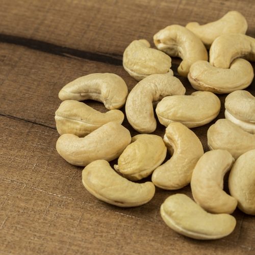 How Processed Cashew Nuts Are Made & Their Health Perks